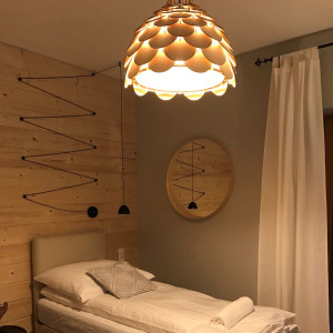 Lampa wiszaca Burgo mała drewniana 1xE27